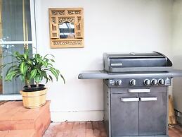 Comfy 4 Bedroms Corner House