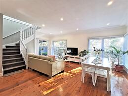 Comfy 4 Bedroms Corner House