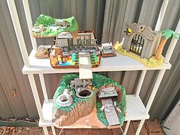 Comfy 4 Bedroms Corner House