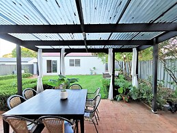 Comfy 4 Bedroms Corner House