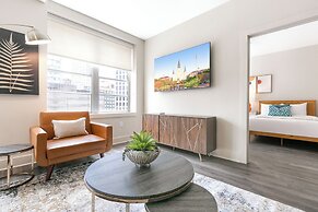 Luxury 4B Condo - Newly Renovated - Steps to French Quarter