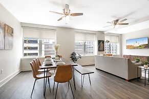 Luxury 4B Condo - Newly Renovated - Steps to French Quarter