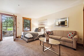 Mountain Thunder Lodge 5104 Condo by RedAwning