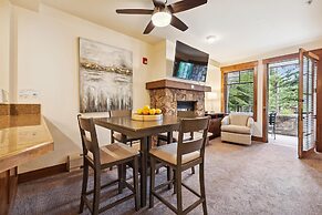 Mountain Thunder Lodge 5104 Condo by RedAwning