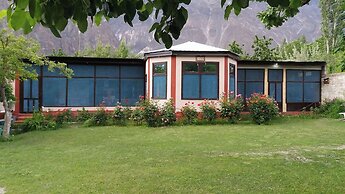 Royal Garden Hotel