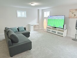 Beautiful rooms with Netflix