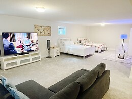 Beautiful rooms with Netflix