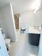 Beautiful rooms with Netflix