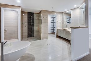 Yacht Harbour Tower 2