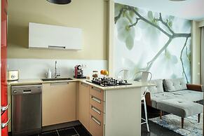 White Blossom 1BR Apt Near Dizengoff CTR