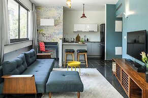 Turquoise Chic Apartment by Sea N' Rent