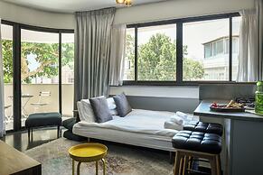 Turquoise Chic Apartment by Sea N' Rent