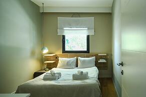 Turquoise Chic Apartment by Sea N' Rent