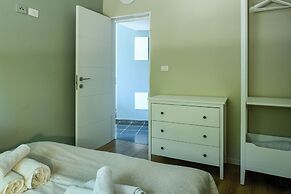 Turquoise Chic Apartment by Sea N' Rent