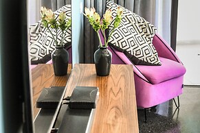 Turquoise Chic Apartment by Sea N' Rent