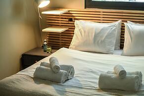 Turquoise Chic Apartment by Sea N' Rent