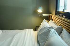 Turquoise Chic Apartment by Sea N' Rent