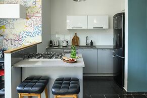 Turquoise Chic Apartment by Sea N' Rent