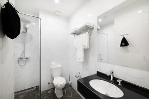 Freedom hotel