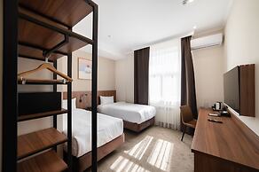 Freedom hotel