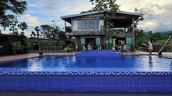 Kalaparan Farm House by Hiverooms