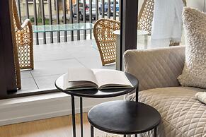 Creative and Carefree Living