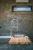 Villa Konkrete - Tropical 3BR