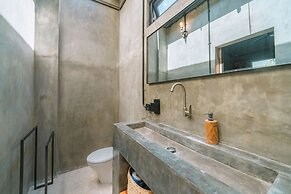 Villa Konkrete - Tropical 3BR