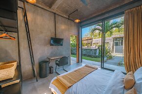 Villa Konkrete - Tropical 3BR