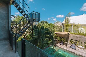 Villa Konkrete - Tropical 3BR