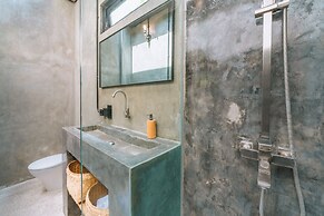 Villa Konkrete - Tropical 3BR