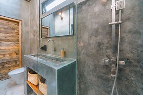 Villa Konkrete - Tropical 3BR