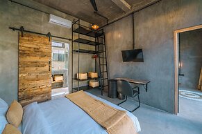 Villa Konkrete - Tropical 3BR