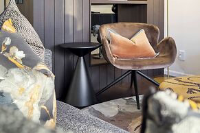 Golden Viaduct Retreat