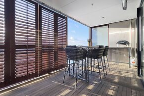 Golden Viaduct Retreat