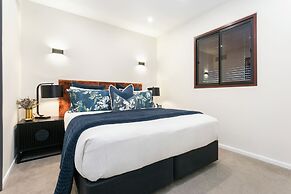 Golden Viaduct Retreat