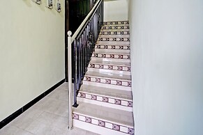 OYO Life 92043 Kost Barokah Syariah Madiun