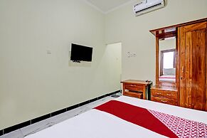 OYO Life 92043 Kost Barokah Syariah Madiun