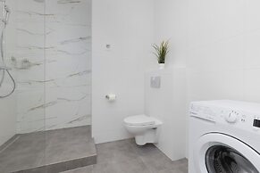 Ursus Sunny Studio by Renters