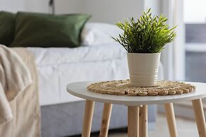 Ursus Sunny Studio by Renters