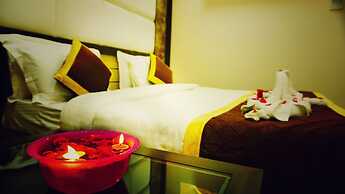 Hotel Golden Laurel Inn