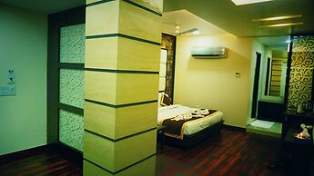 Hotel Golden Laurel Inn