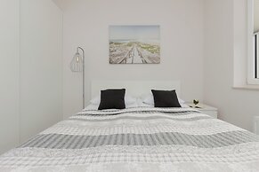 Comfy Apartment With Parking by Renters