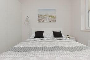 Comfy Apartment With Parking by Renters