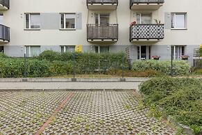 Comfy Apartment With Parking by Renters