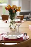 Comfy Apartment With Parking by Renters