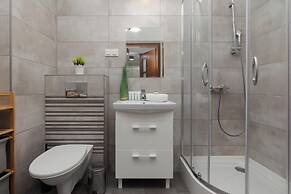 Comfy Apartment With Parking by Renters