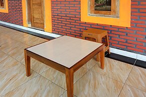 OYO Life 91988 Azka Homestay Klayar