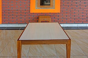 OYO Life 91988 Azka Homestay Klayar