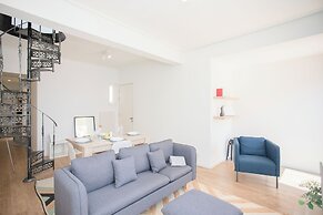 Liiiving - Downtown Balcony Apartment